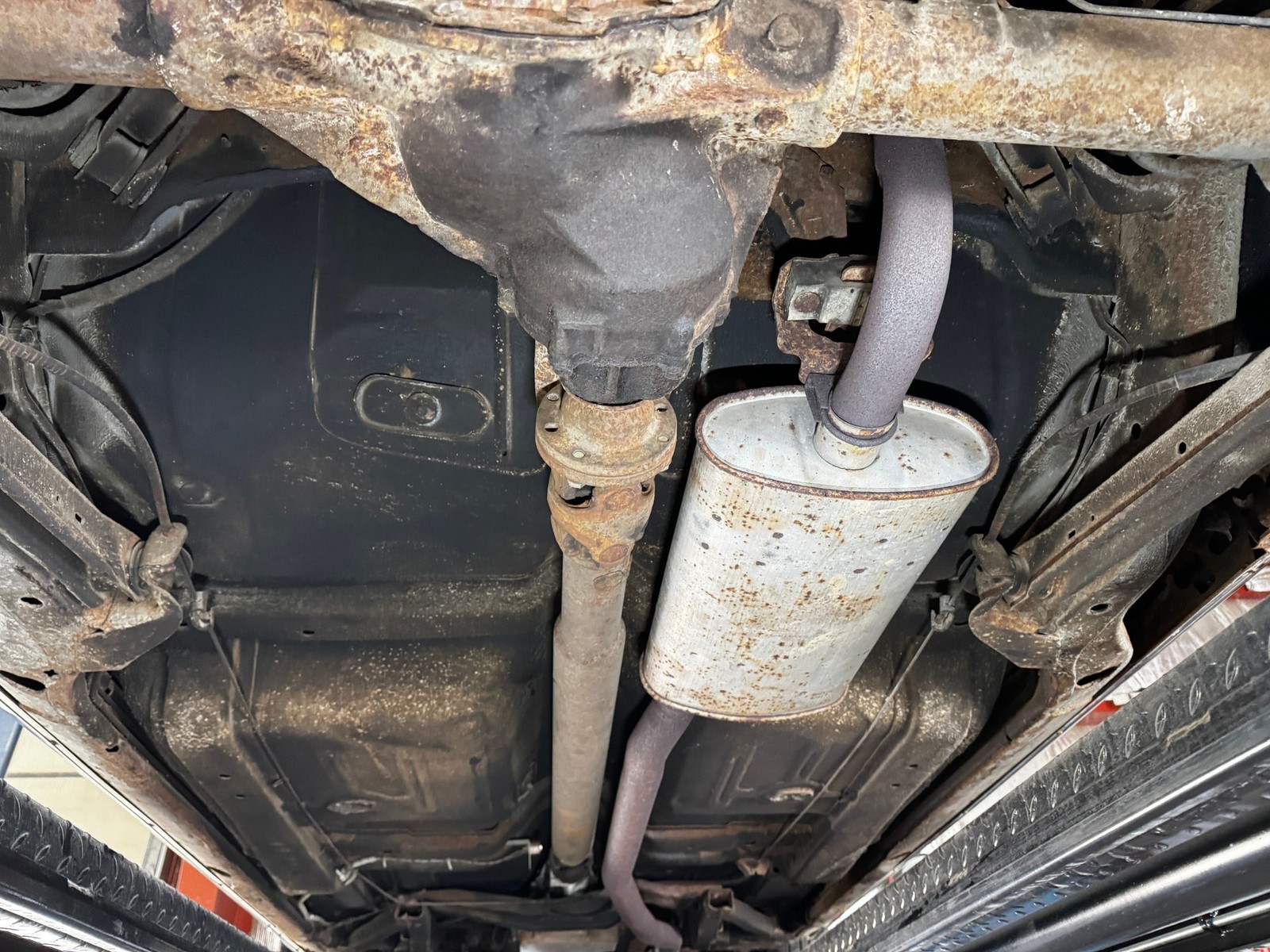 Cadillac-Sedan-DeVille-1971-Sedan-16