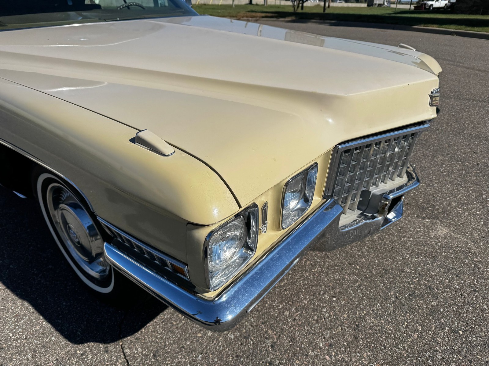Cadillac-Sedan-DeVille-1971-Sedan-25