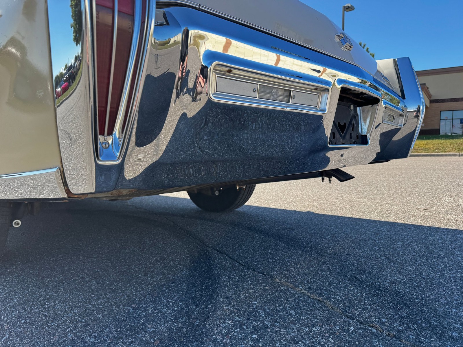 Cadillac-Sedan-DeVille-1971-Sedan-30