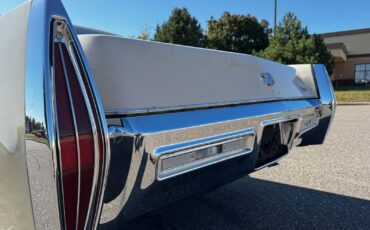 Cadillac-Sedan-DeVille-1971-Sedan-31