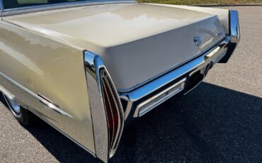 Cadillac-Sedan-DeVille-1971-Sedan-33
