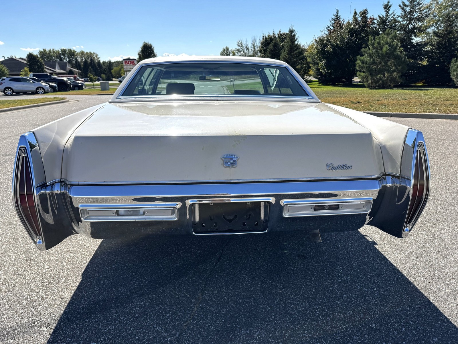 Cadillac-Sedan-DeVille-1971-Sedan-4