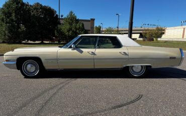 Cadillac-Sedan-DeVille-1971-Sedan-6