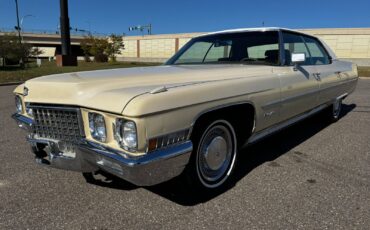Cadillac-Sedan-DeVille-1971-Sedan-7