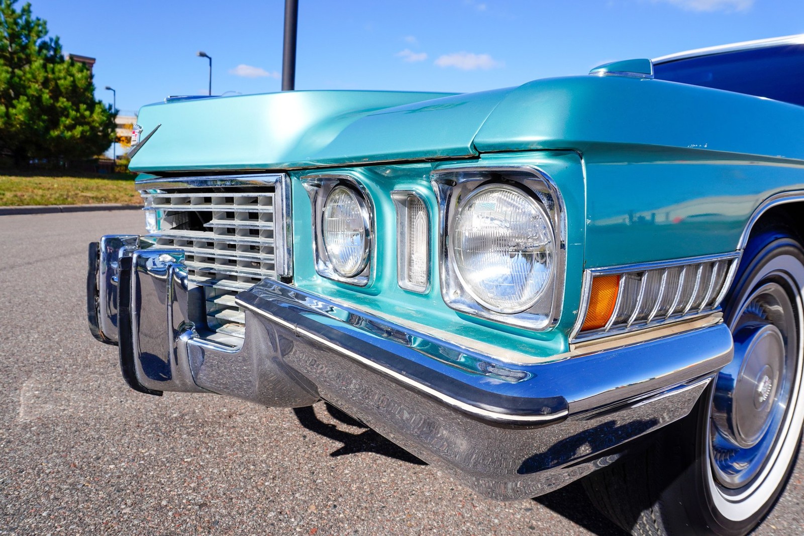 Cadillac-Sedan-DeVille-1972-Sedan-15