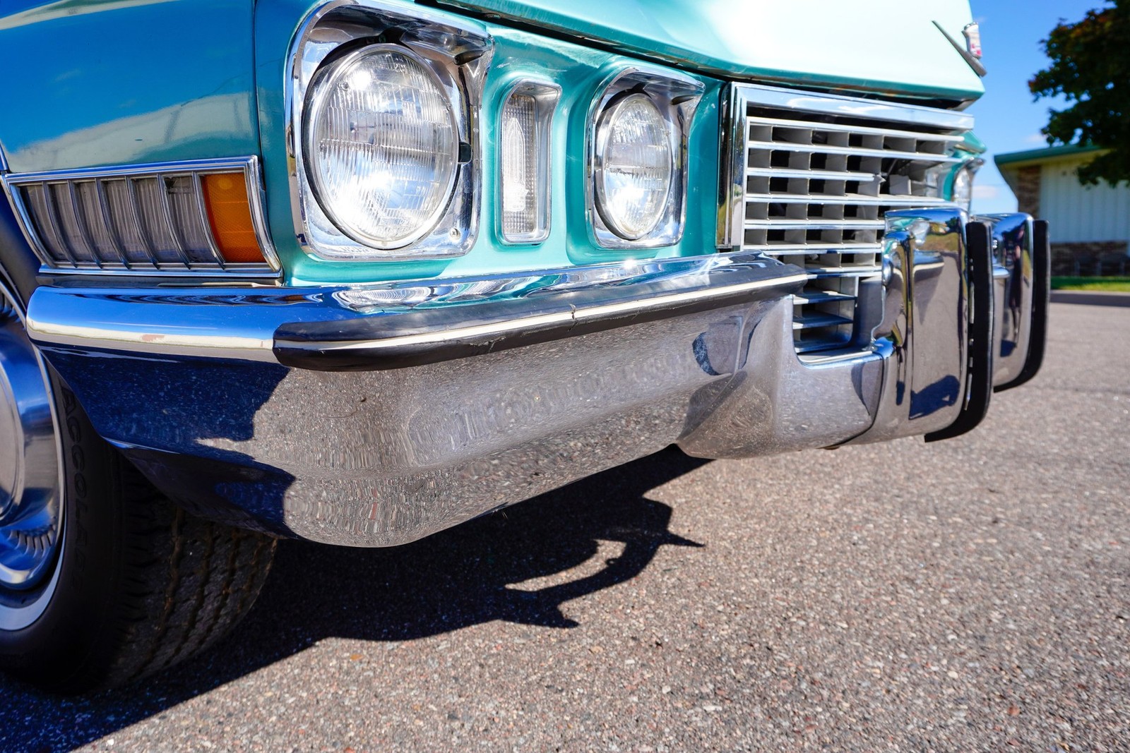 Cadillac-Sedan-DeVille-1972-Sedan-18