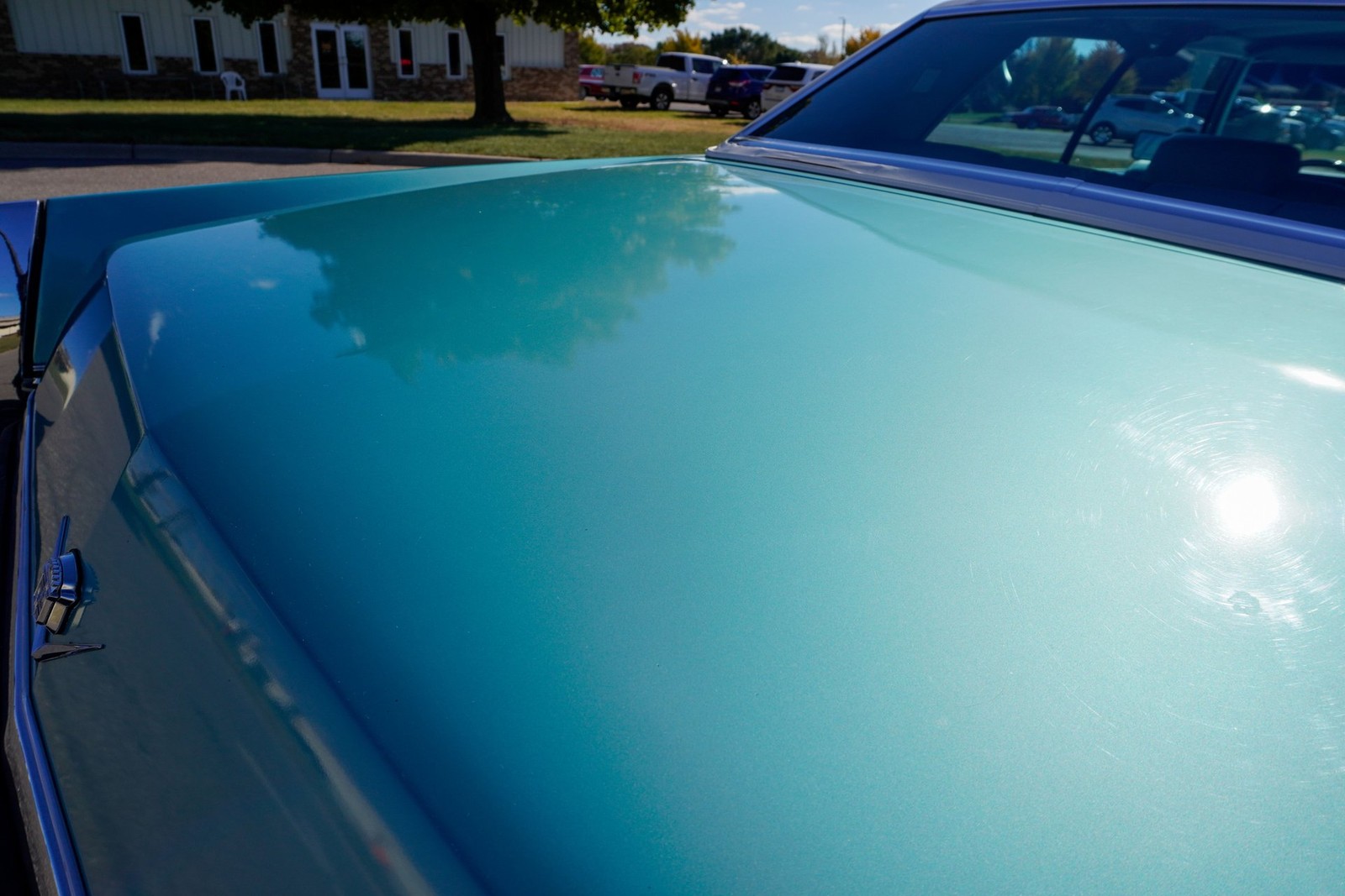 Cadillac-Sedan-DeVille-1972-Sedan-35