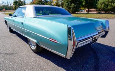 Cadillac-Sedan-DeVille-1972-Sedan-5