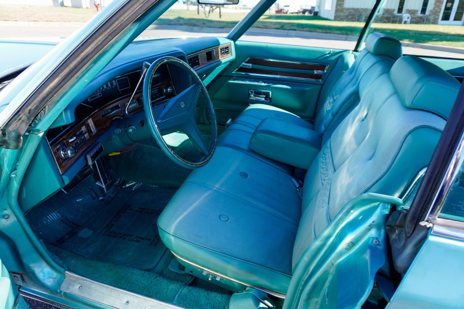 Cadillac-Sedan-DeVille-1972-Sedan-9