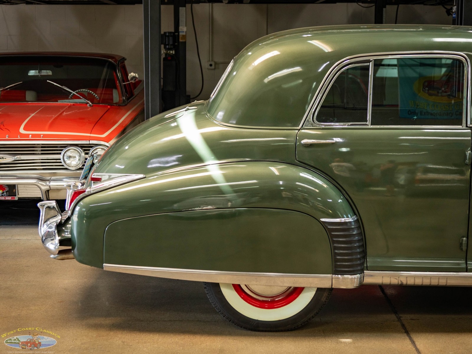 Cadillac-Series-60-Special-Fleetwood-1941-4-Door-Sedan-1