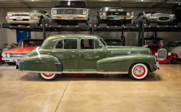 Cadillac-Series-60-Special-Fleetwood-1941-4-Door-Sedan-2