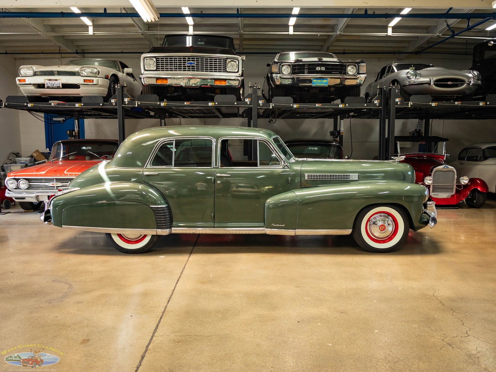 Cadillac-Series-60-Special-Fleetwood-1941-4-Door-Sedan-2