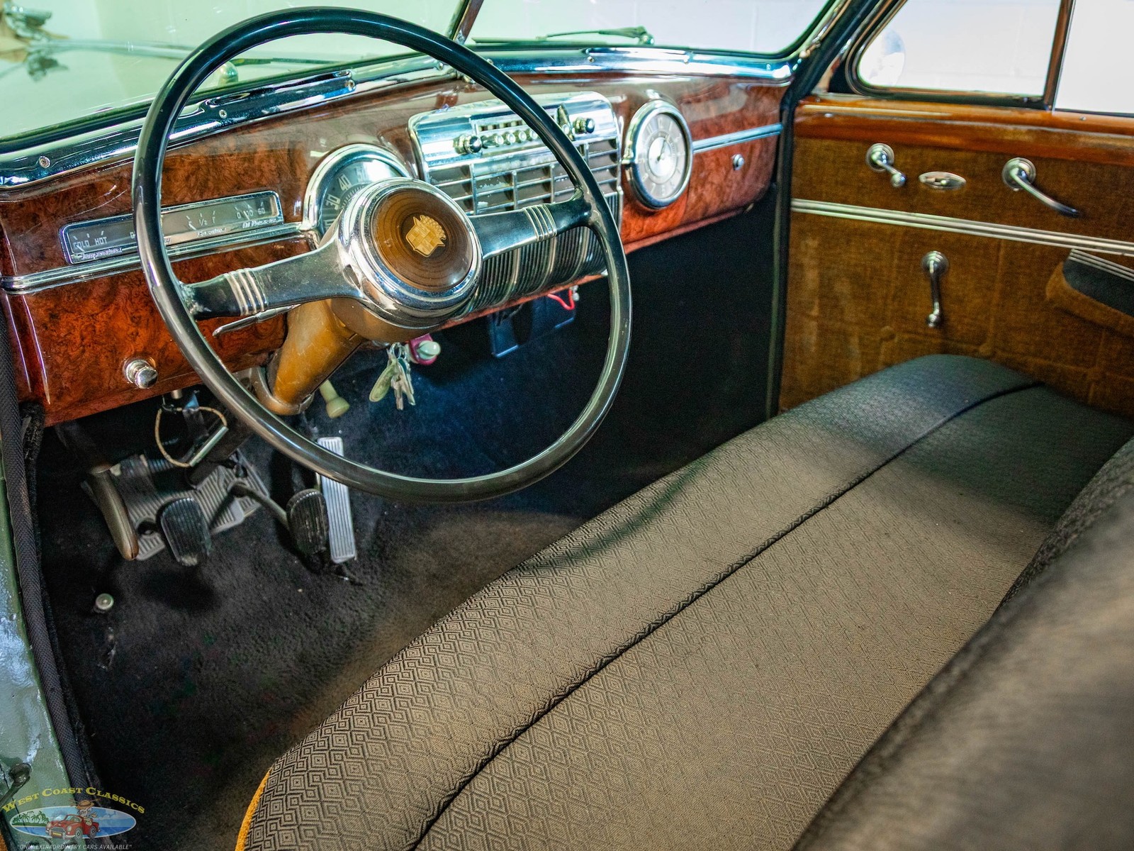 Cadillac-Series-60-Special-Fleetwood-1941-4-Door-Sedan-33