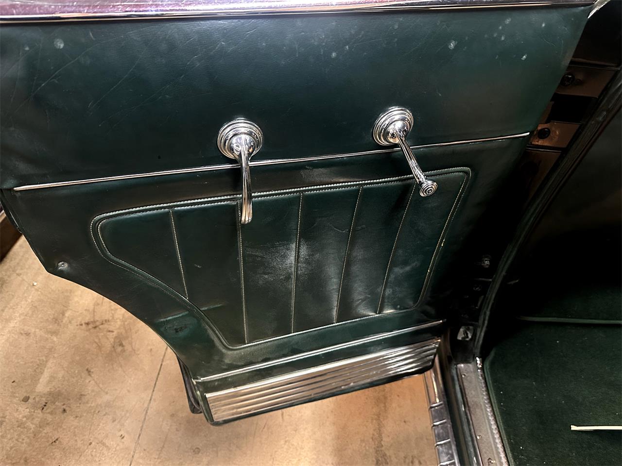 Cadillac-Series-62-1941-Green-Green-12