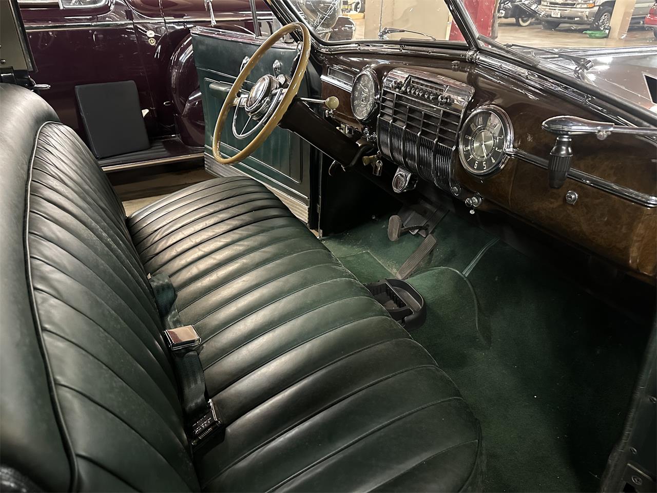 Cadillac-Series-62-1941-Green-Green-13