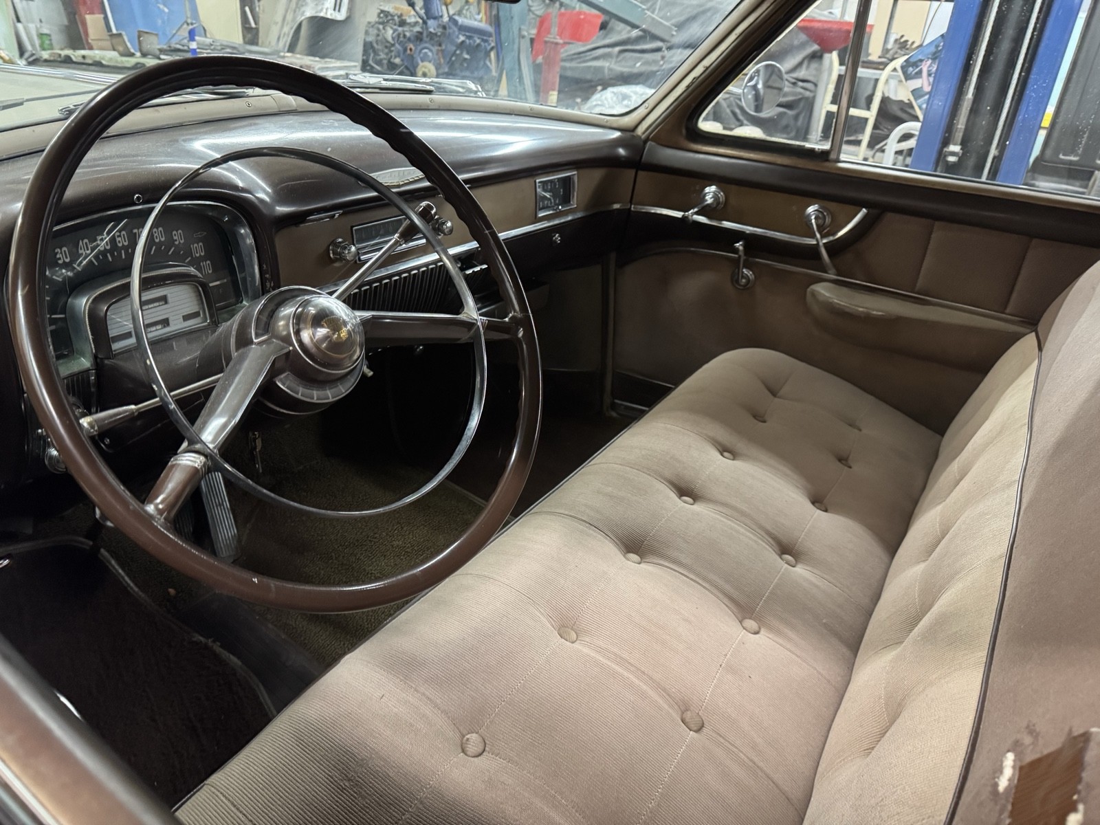 Cadillac-Series-62-1952-13