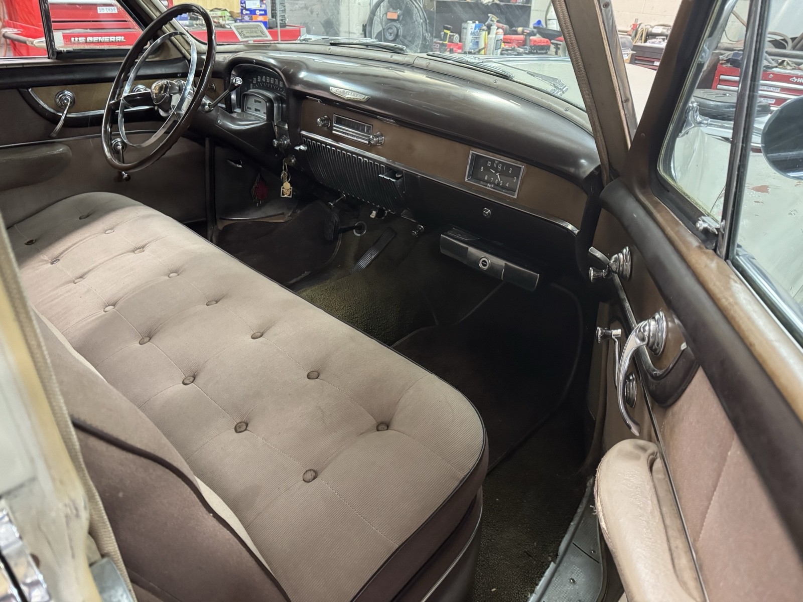 Cadillac-Series-62-1952-17