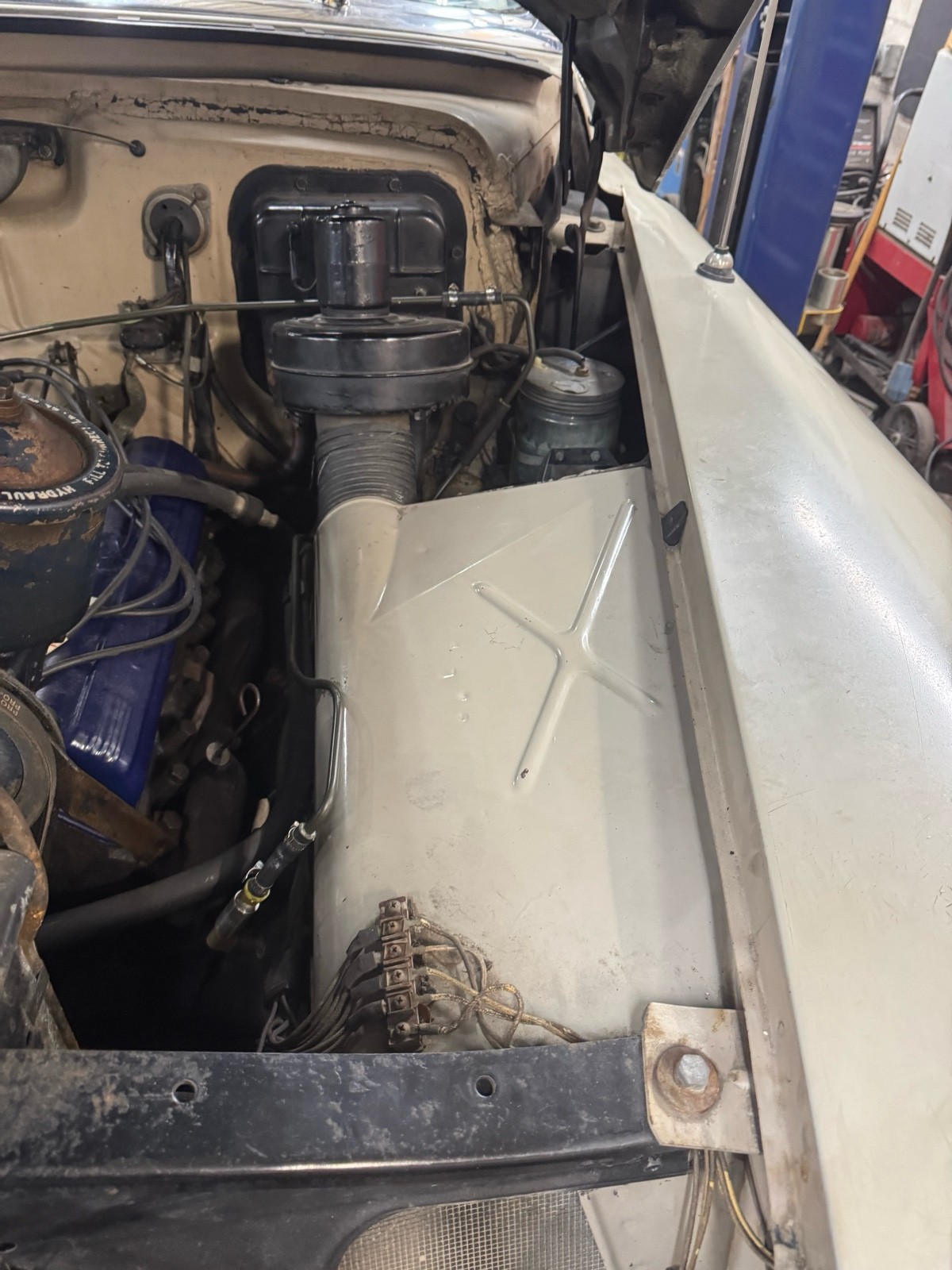 Cadillac-Series-62-1952-18