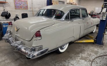 Cadillac-Series-62-1952-3