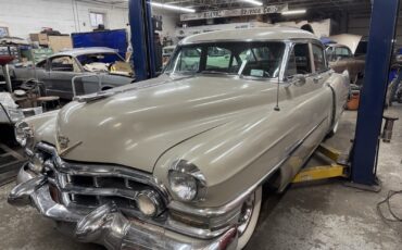 Cadillac-Series-62-1952