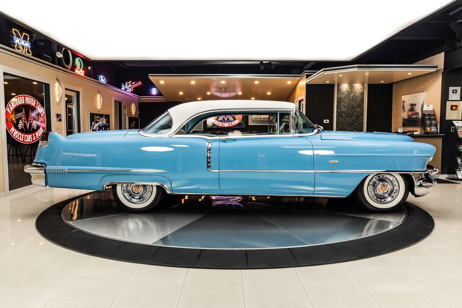 Cadillac-Series-62-1956-Convertible-11