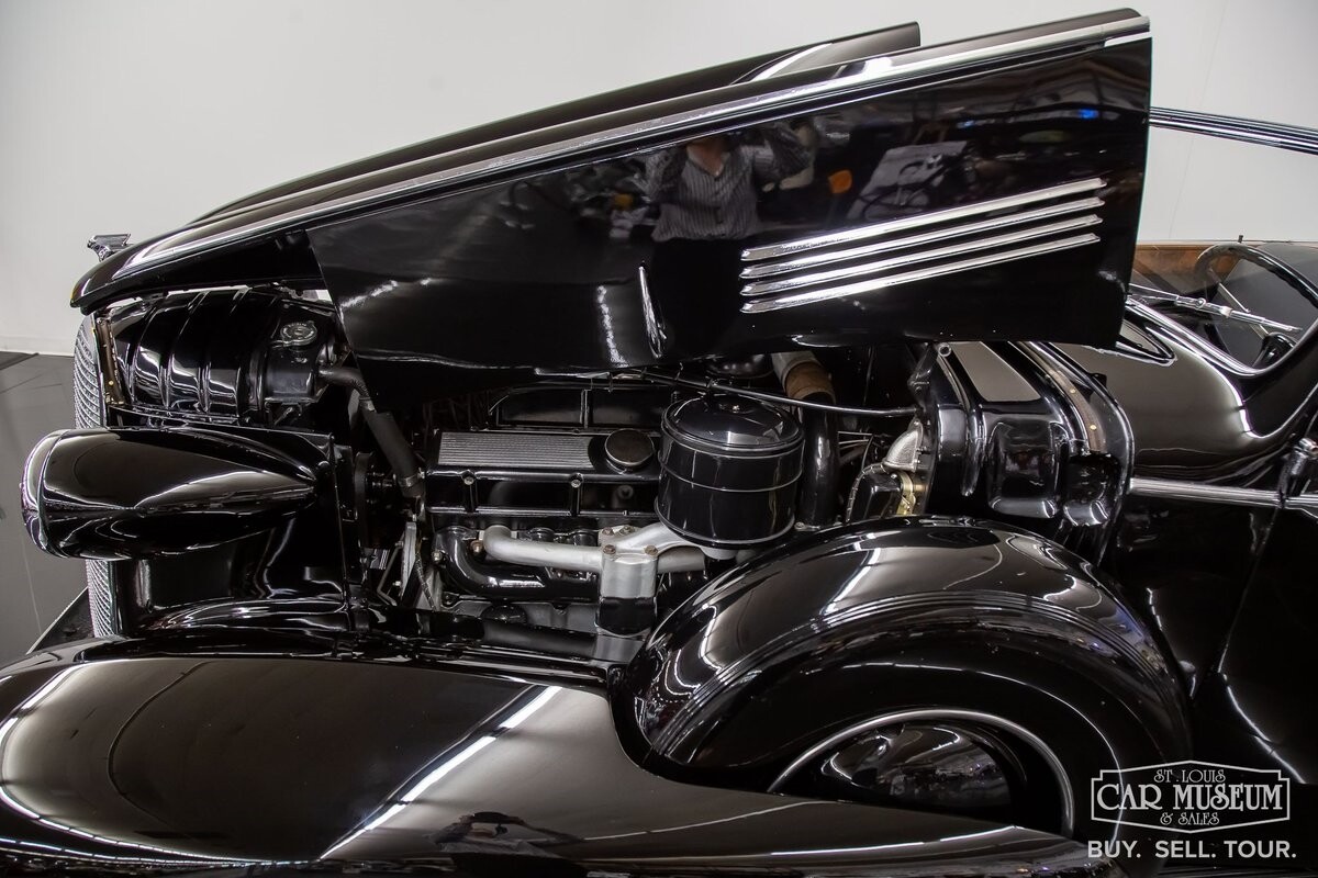 Cadillac-Series-85-1937-Sedan-17