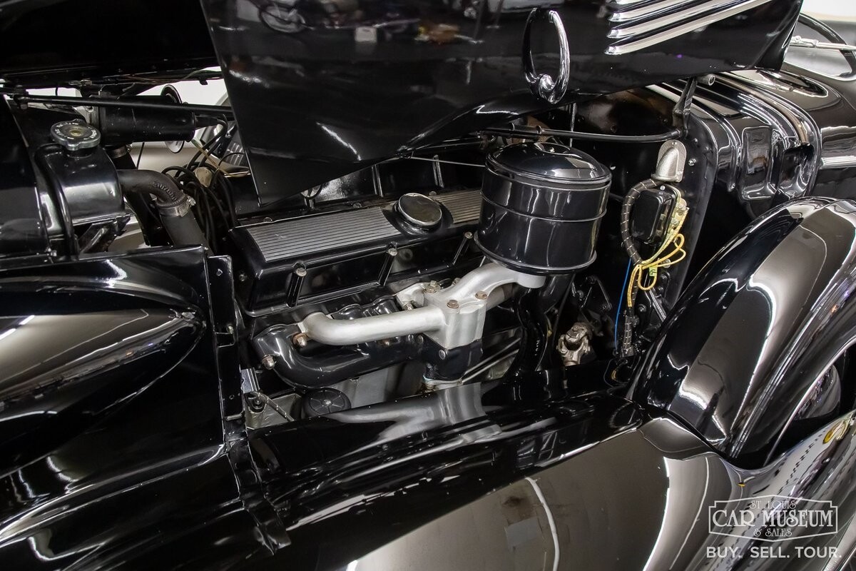 Cadillac-Series-85-1937-Sedan-18