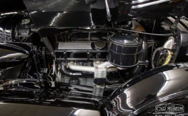 Cadillac-Series-85-1937-Sedan-19