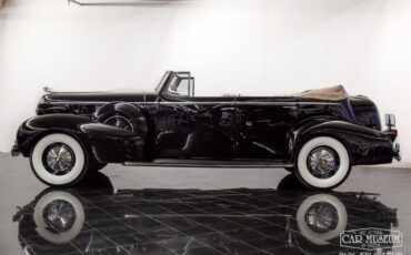Cadillac-Series-85-1937-Sedan-2