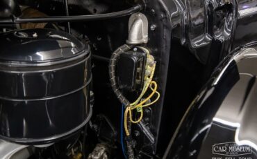 Cadillac-Series-85-1937-Sedan-20