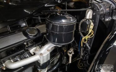 Cadillac-Series-85-1937-Sedan-21