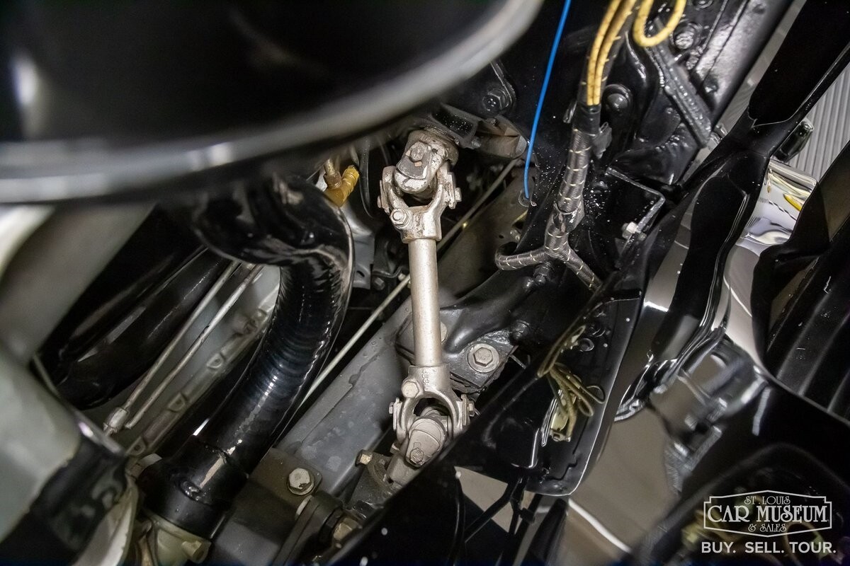 Cadillac-Series-85-1937-Sedan-27