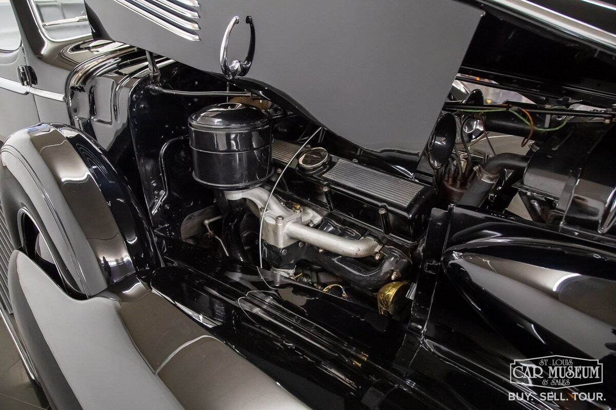 Cadillac-Series-85-1937-Sedan-29