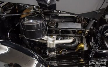 Cadillac-Series-85-1937-Sedan-30