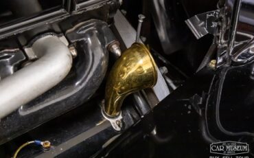 Cadillac-Series-85-1937-Sedan-32