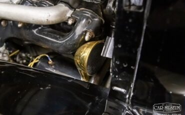 Cadillac-Series-85-1937-Sedan-33