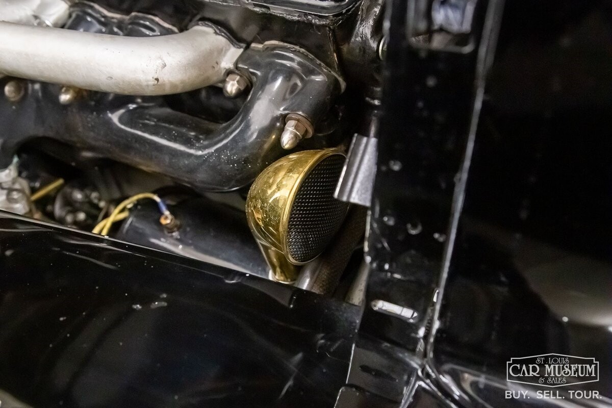 Cadillac-Series-85-1937-Sedan-33