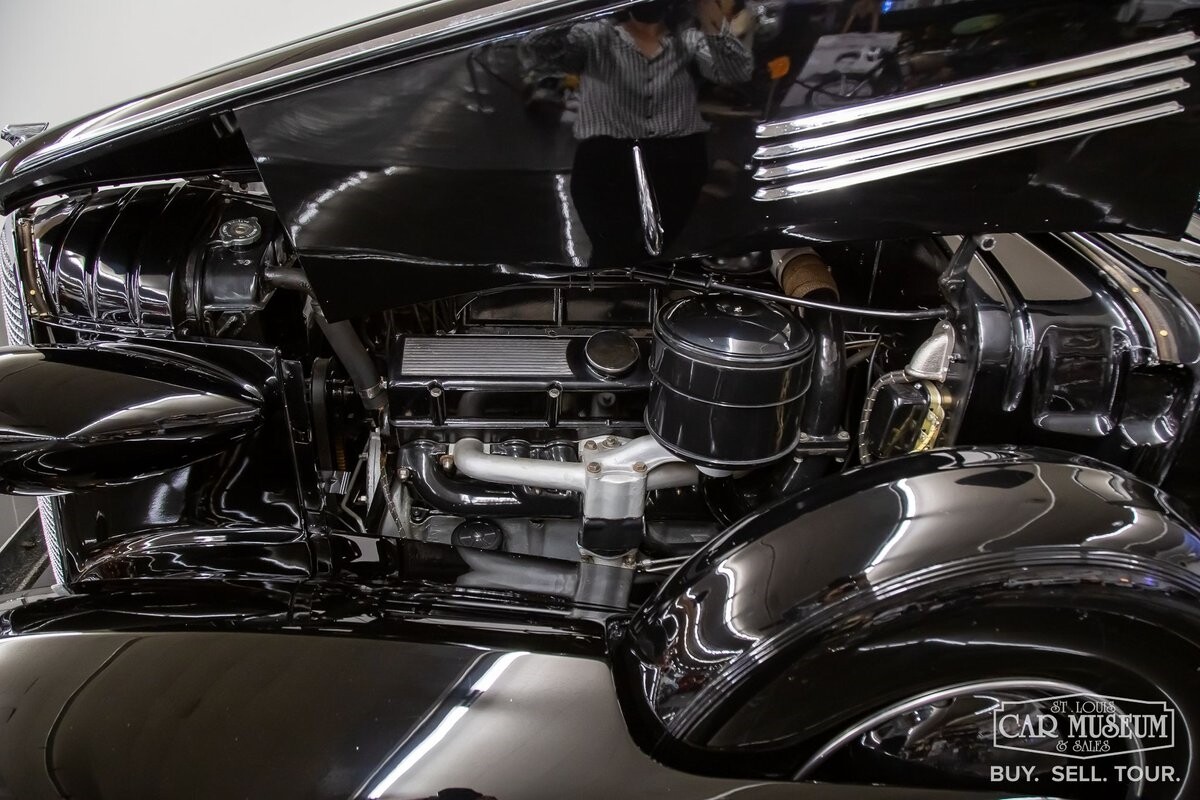 Cadillac-Series-85-1937-Sedan-6