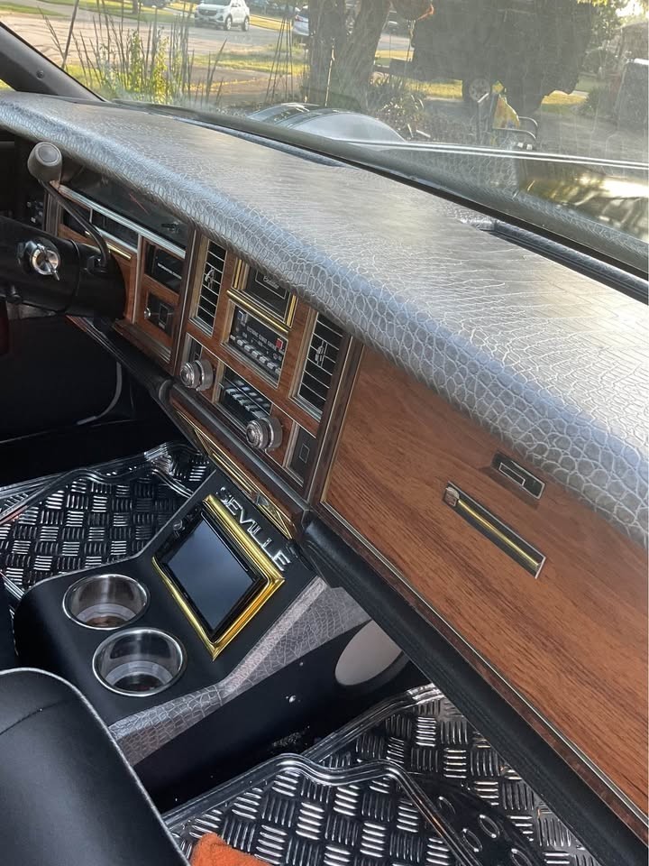 Cadillac-Seville-1980-Sedan-10