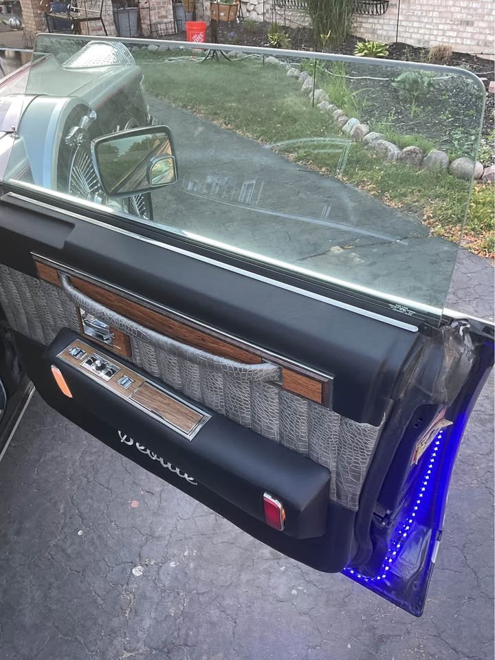 Cadillac-Seville-1980-Sedan-13