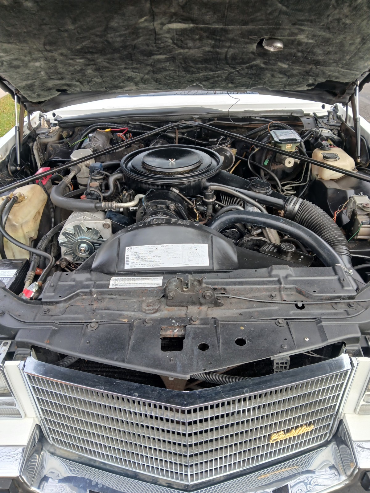 Cadillac-Seville-1985-Coupe-23