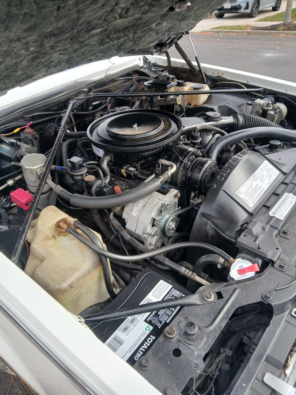 Cadillac-Seville-1985-Coupe-24