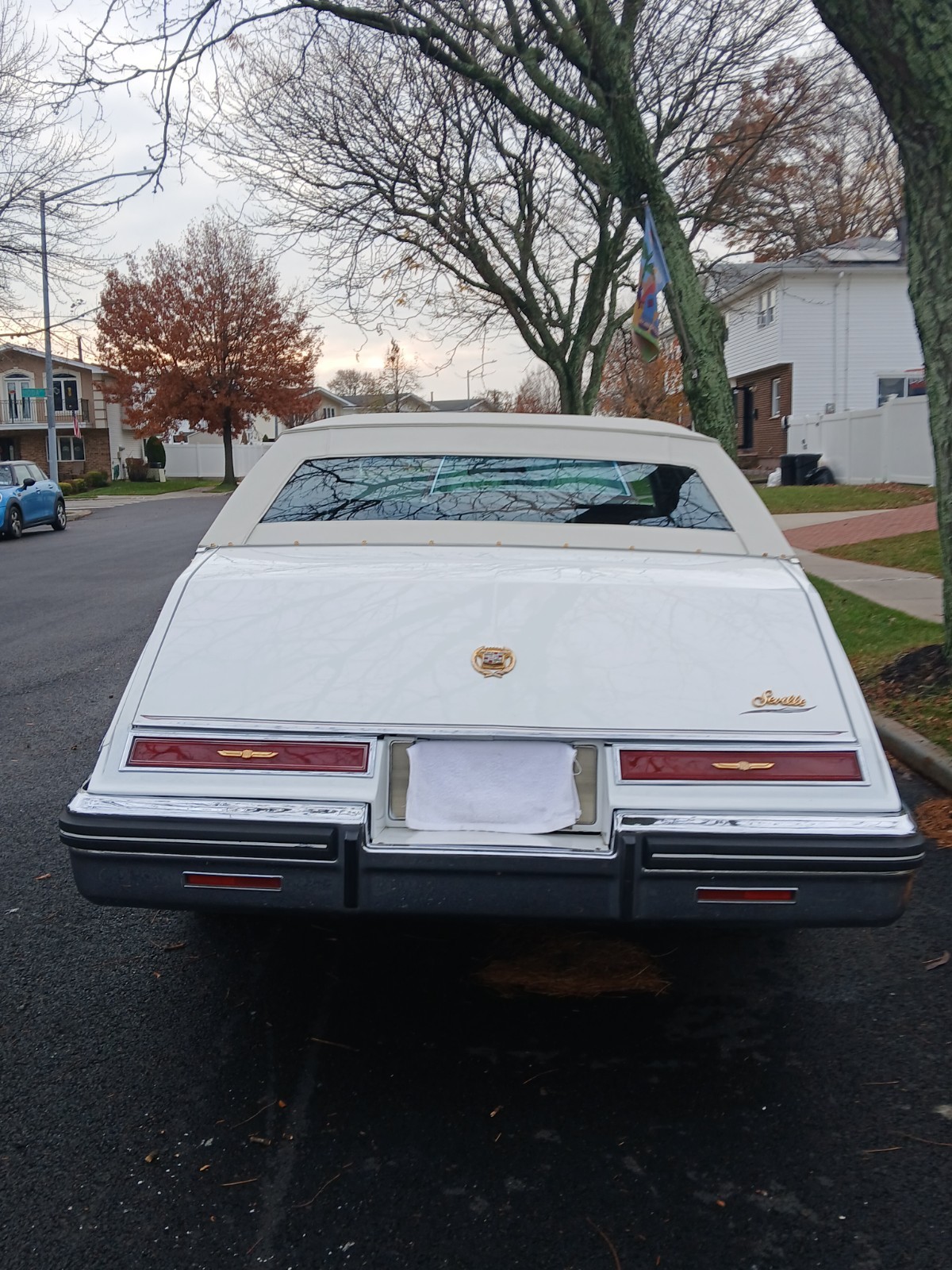 Cadillac-Seville-1985-Coupe-3