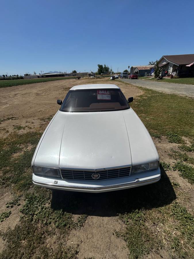 Cadillac-allante-1990-white-3