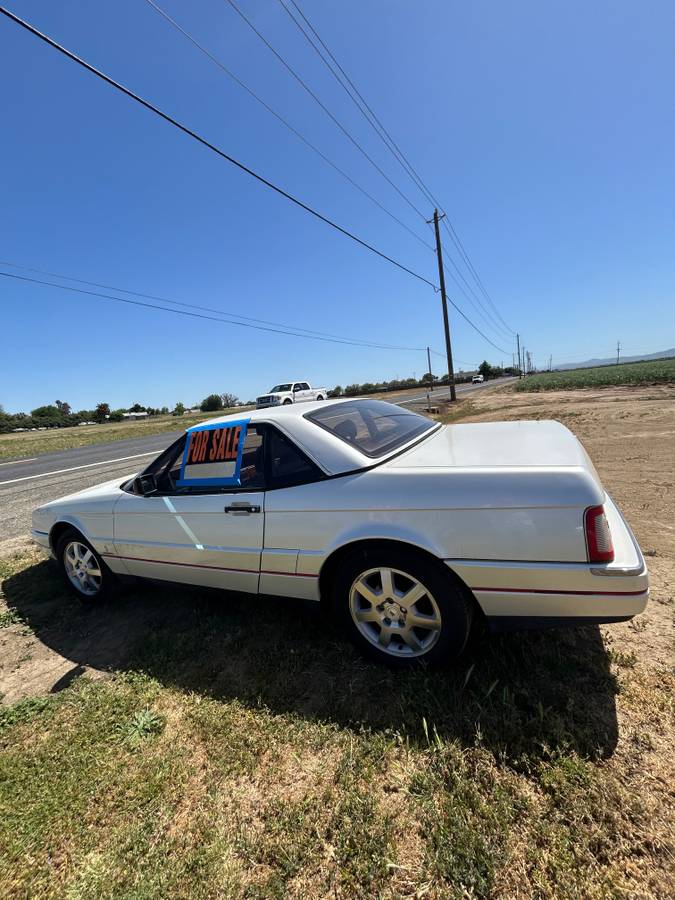 Cadillac-allante-1990-white-4