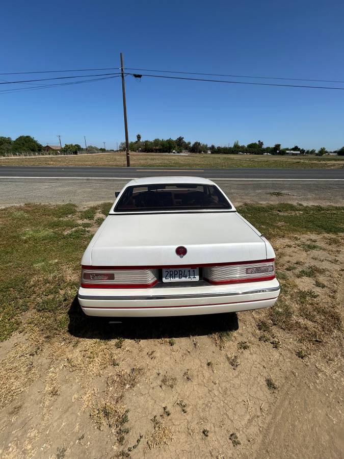 Cadillac-allante-1990-white-5