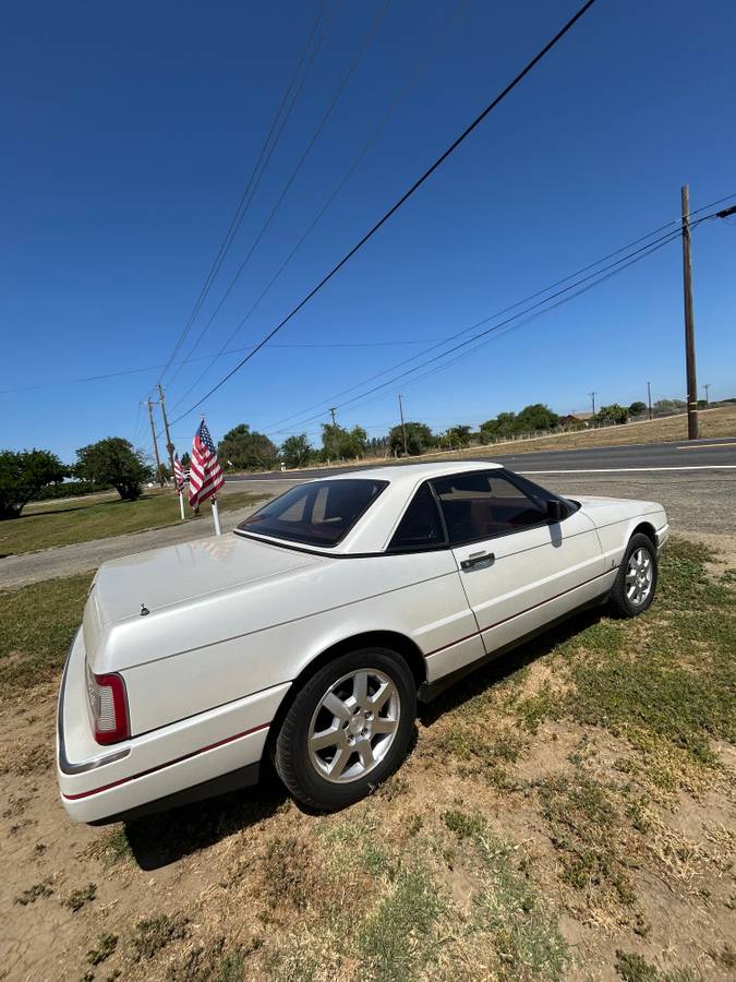 Cadillac-allante-1990-white-6