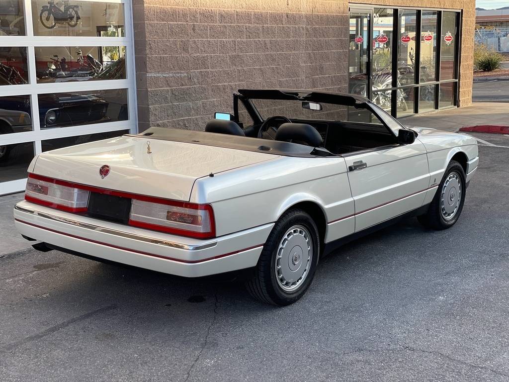 Cadillac-allante-1991-white-84