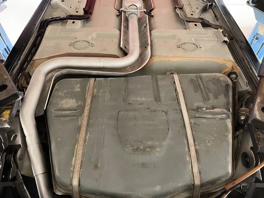 Cadillac-allante-1991-white-93