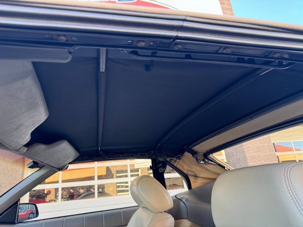 Cadillac-allante-1993-white-30